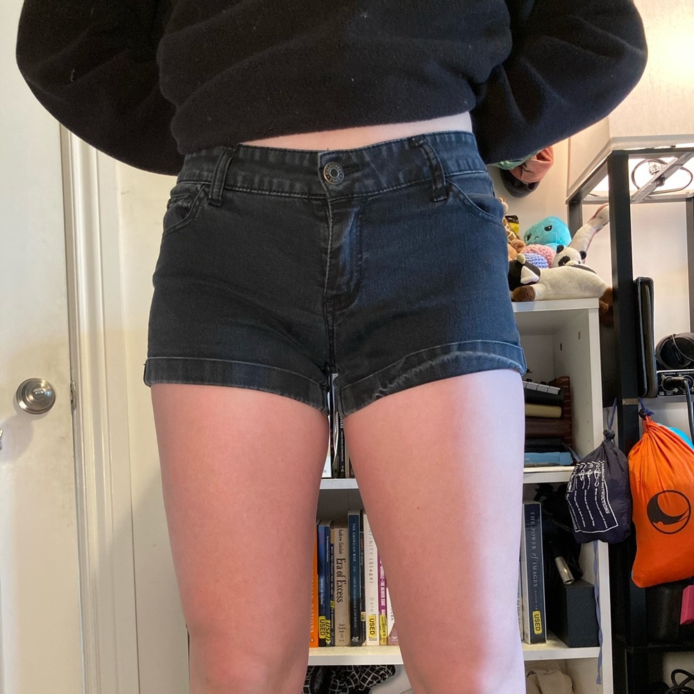 BLACK DENIM SHORTS